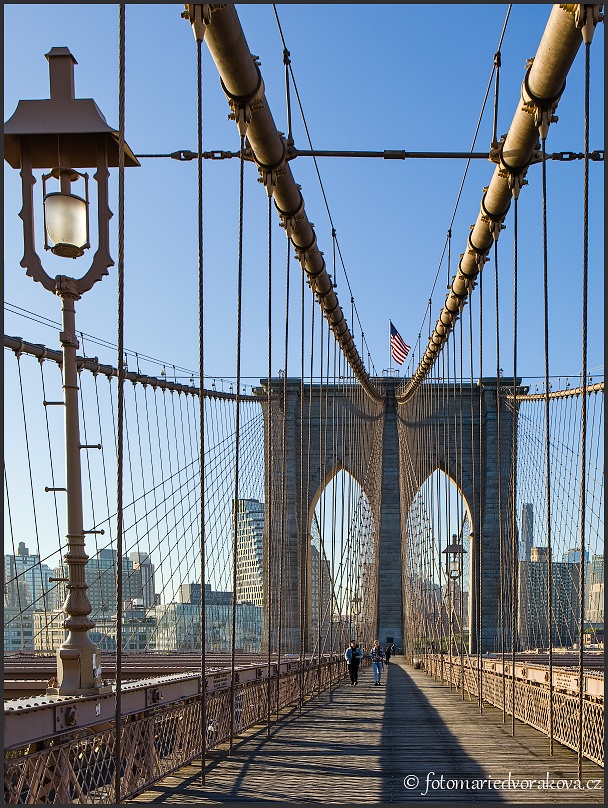 BROOKLYN BRIDGE- VÝCHOD SLUNCE